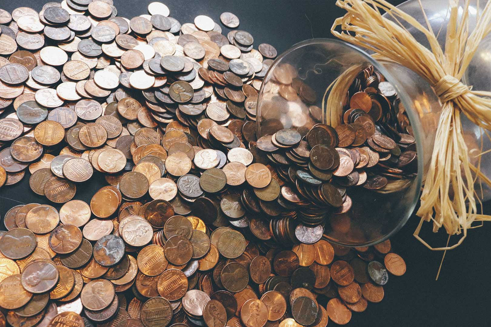 ¿Qué moneda usaba Estados Unidos antes de usar el dólar como moneda oficial?